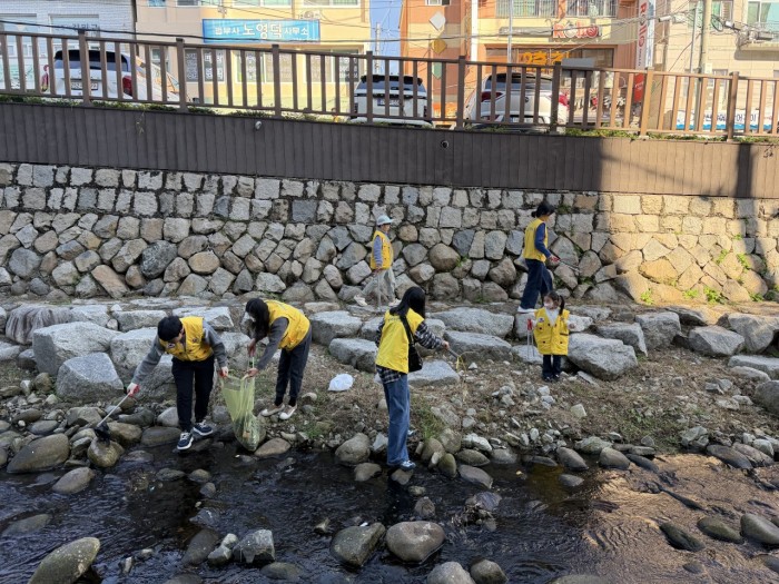 3ce6e2f6ce2706fda3fd659a98fb82a7_1764903