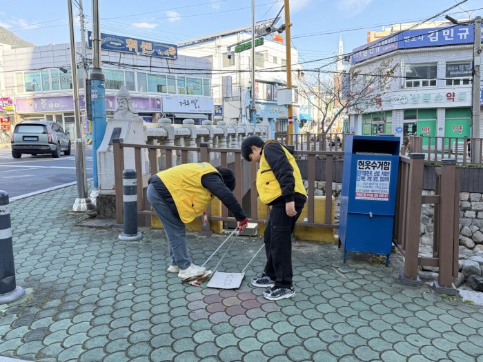 3ce6e2f6ce2706fda3fd659a98fb82a7_1764903