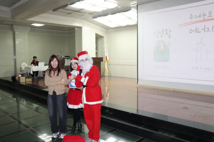 3ce6e2f6ce2706fda3fd659a98fb82a7_1764903